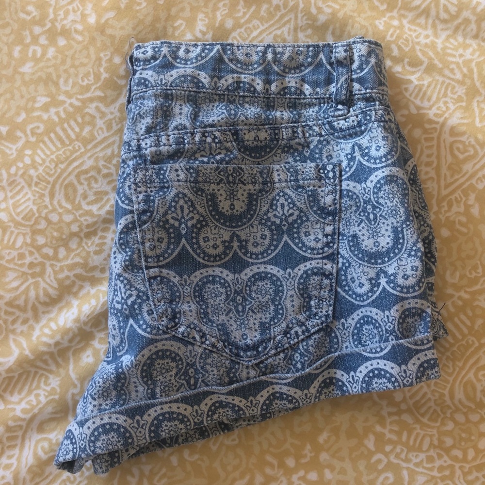 DENIM PRINTED SHORTS!!
